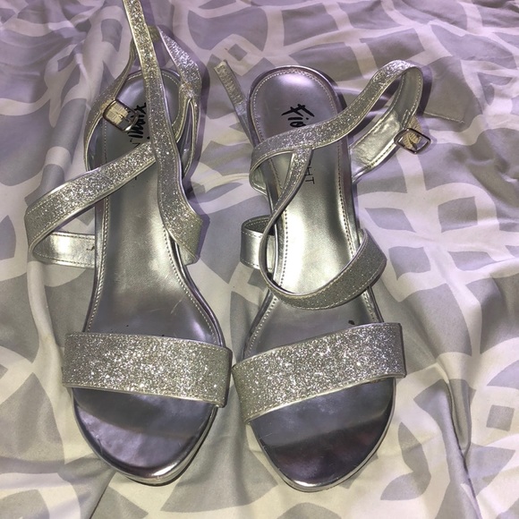 Heels - Picture 1 of 2